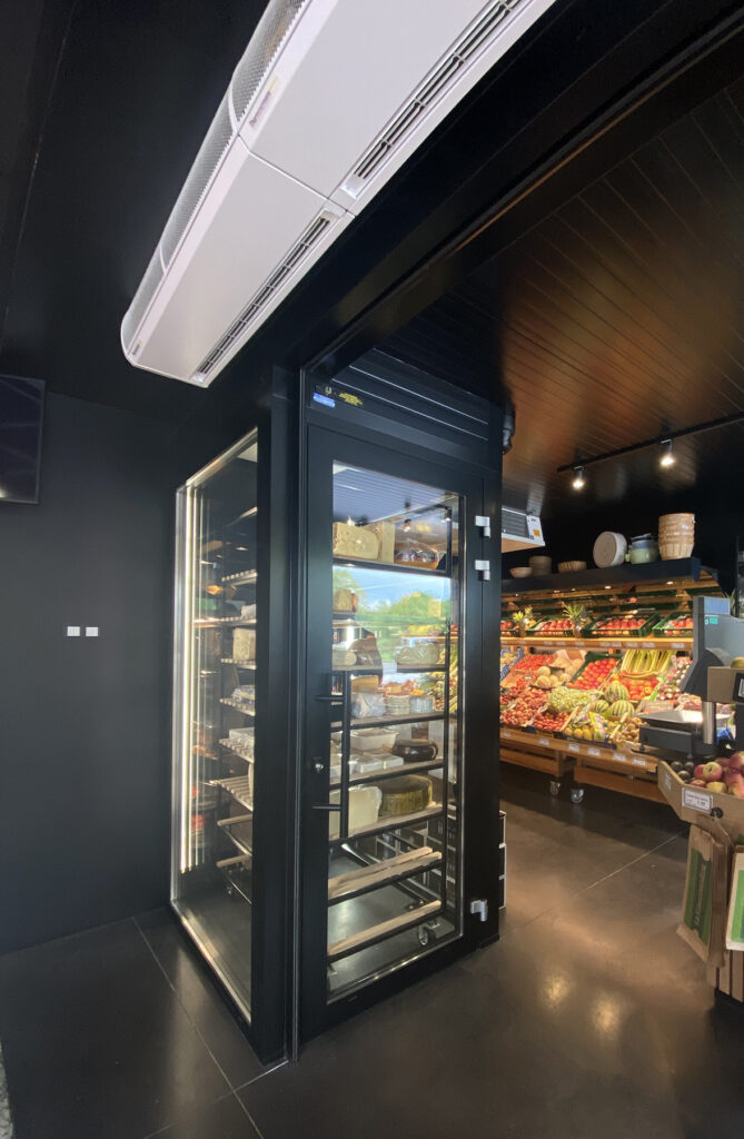 supermarket fresh food section - Solstice L40x